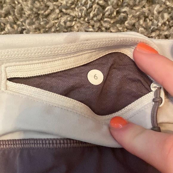 LULULEMON SIZE 6 SHORTS- 4" inseam - Picture 3 of 4